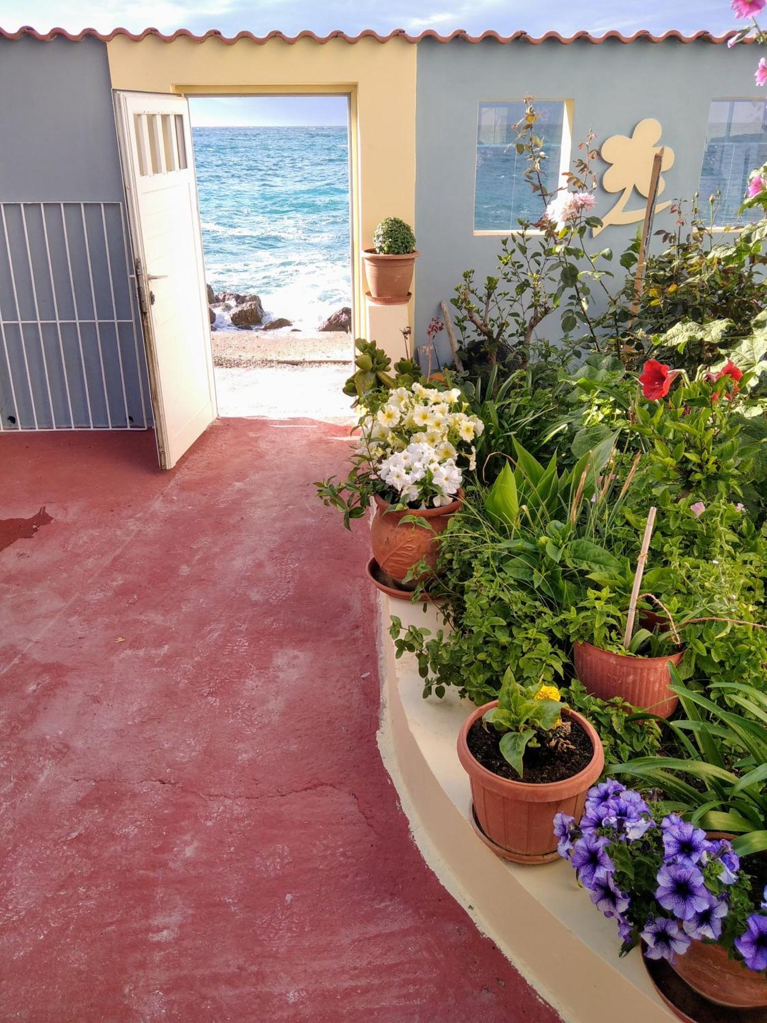 House Next To The Sea Side Appartement Derveni Buitenkant foto